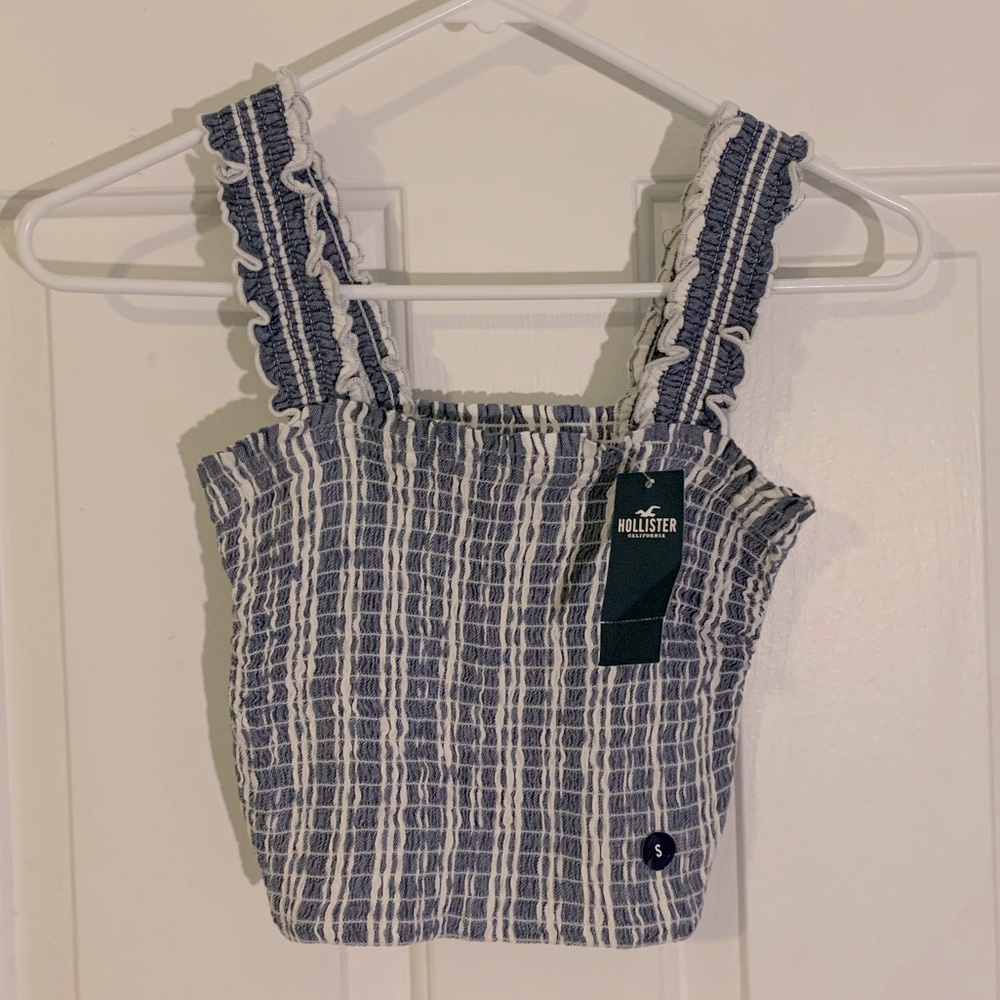 Hollister cropped blue tank top!